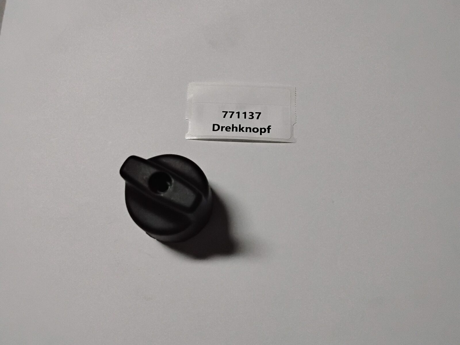 771137