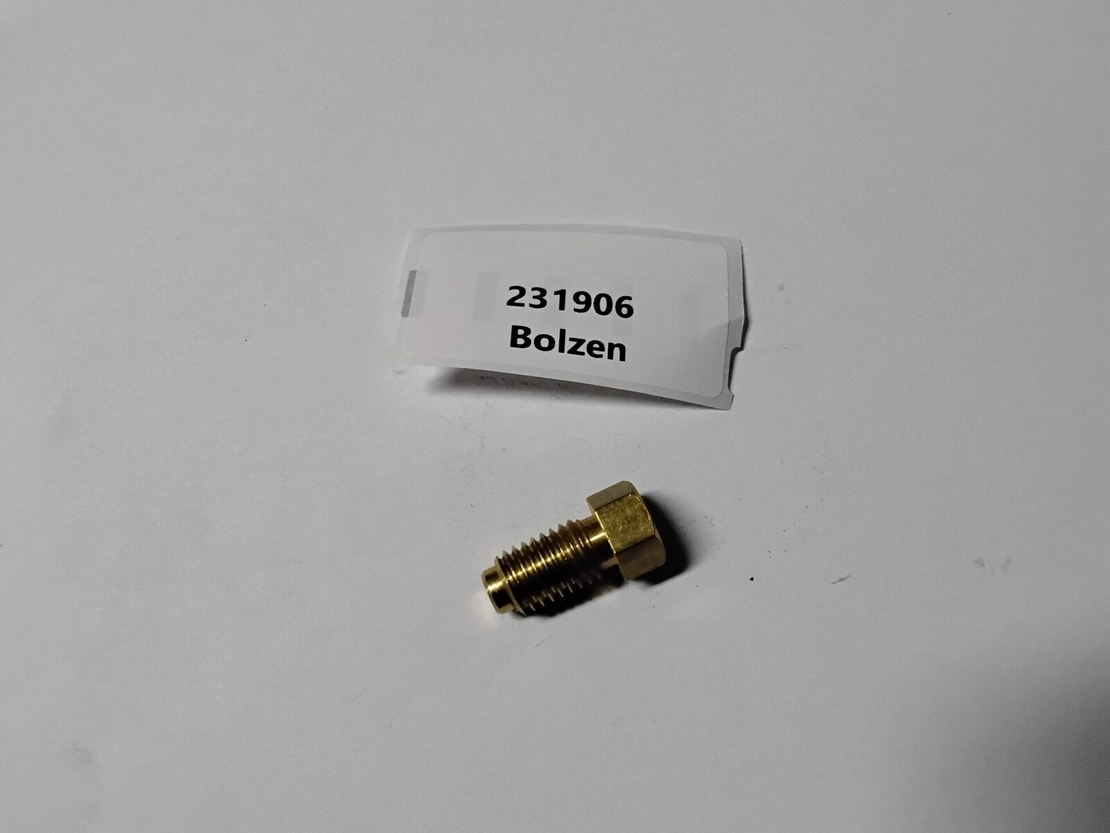 231906