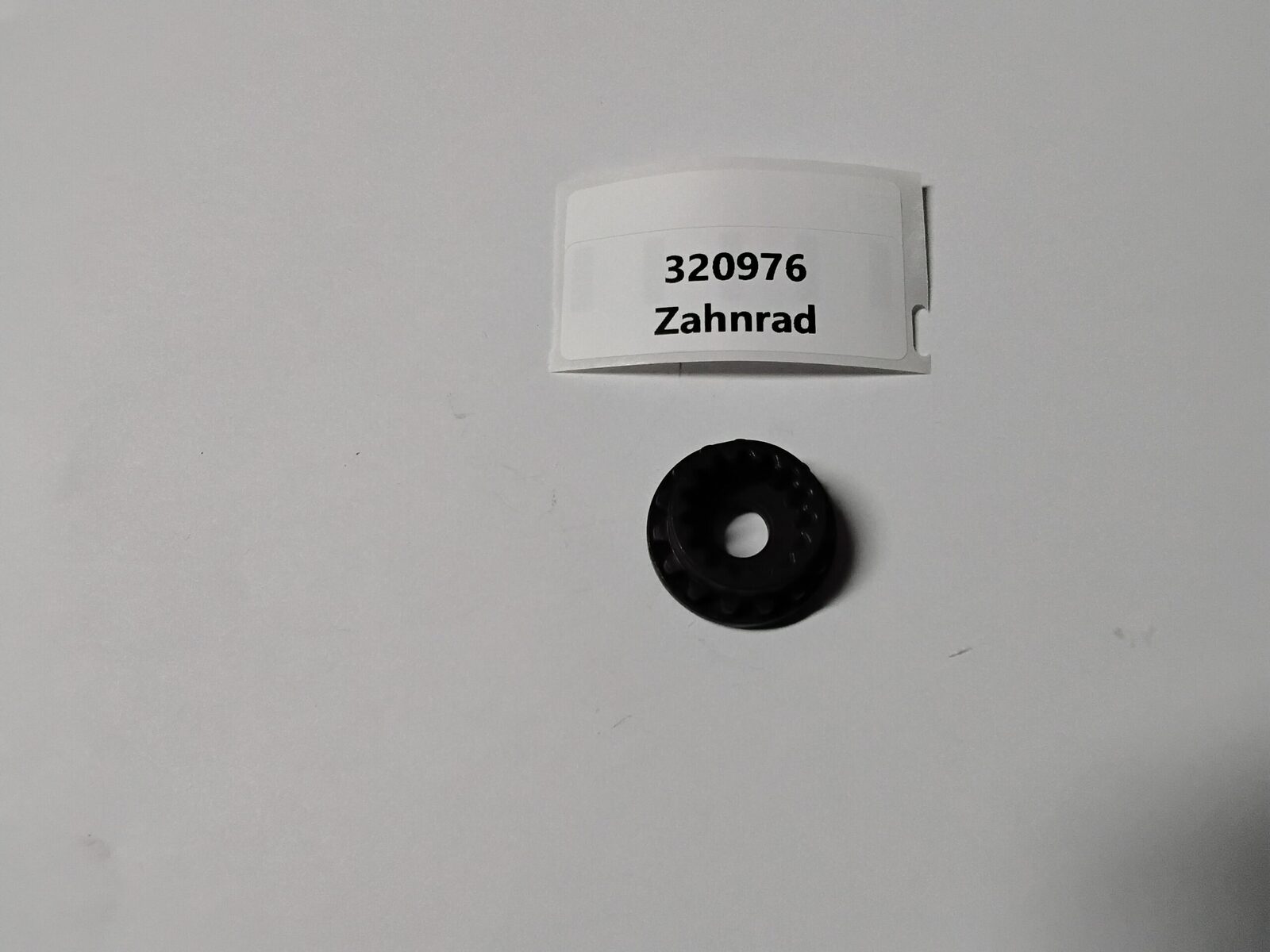 320976