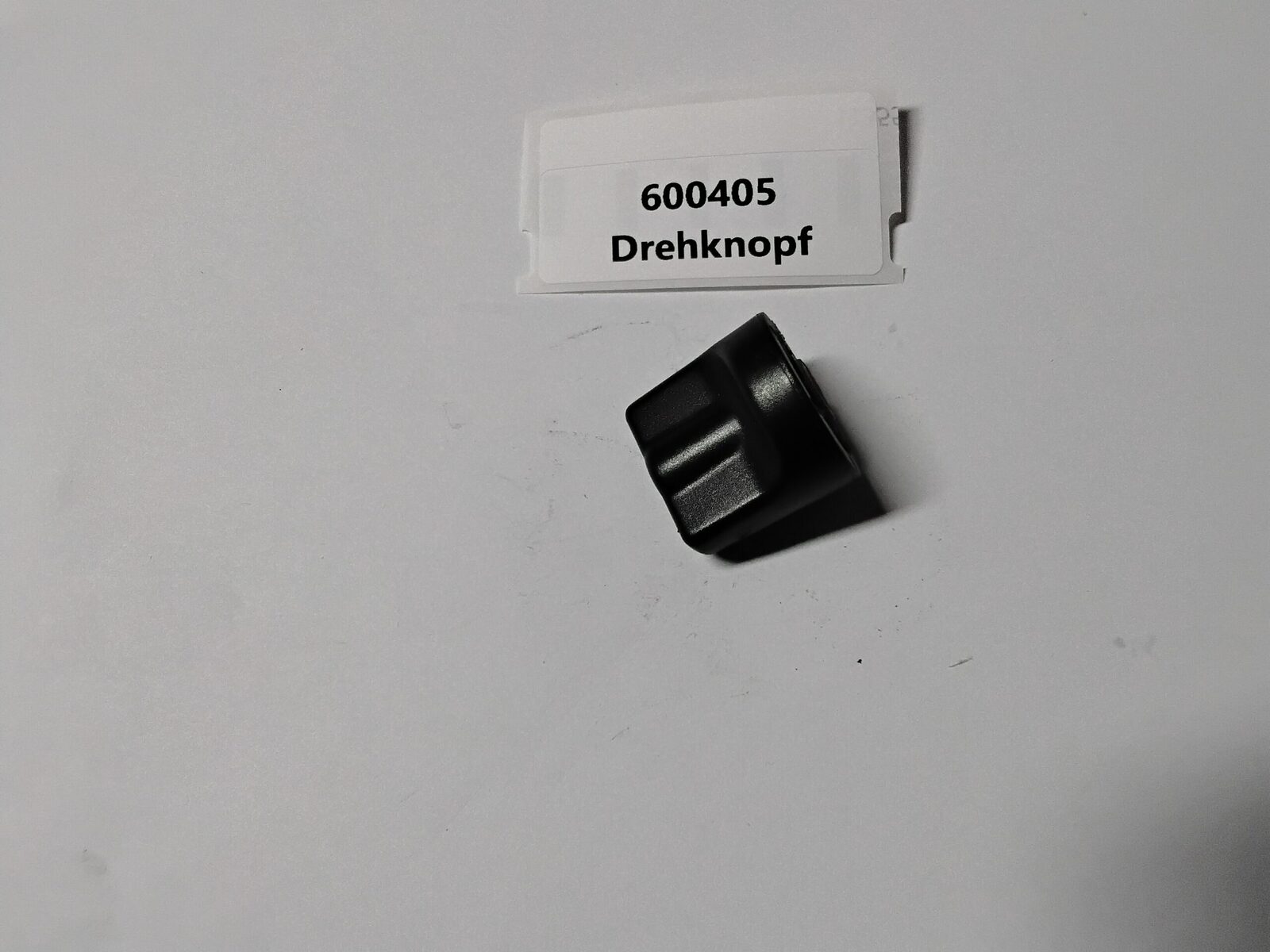 600405