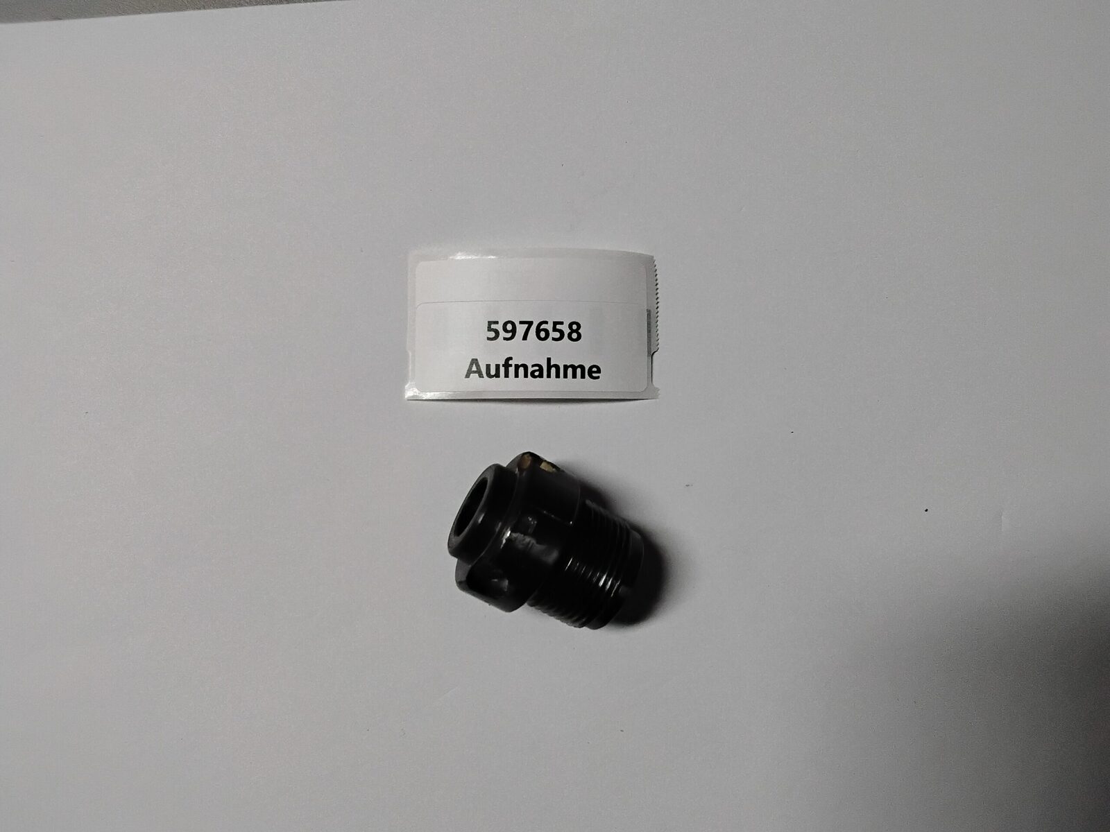 597658